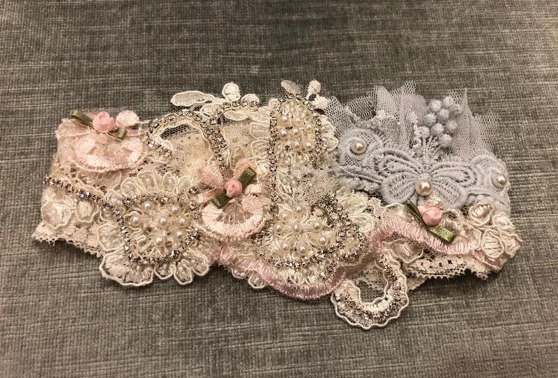 v-neck dressLace Headband