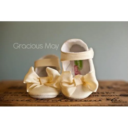 Exclusive Offers office dressGracious May Silk Bow Shoe in Ivory