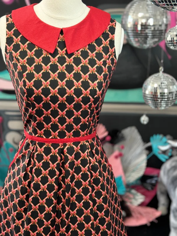Exclusive Preview sleeveless dressBow Collared Dress