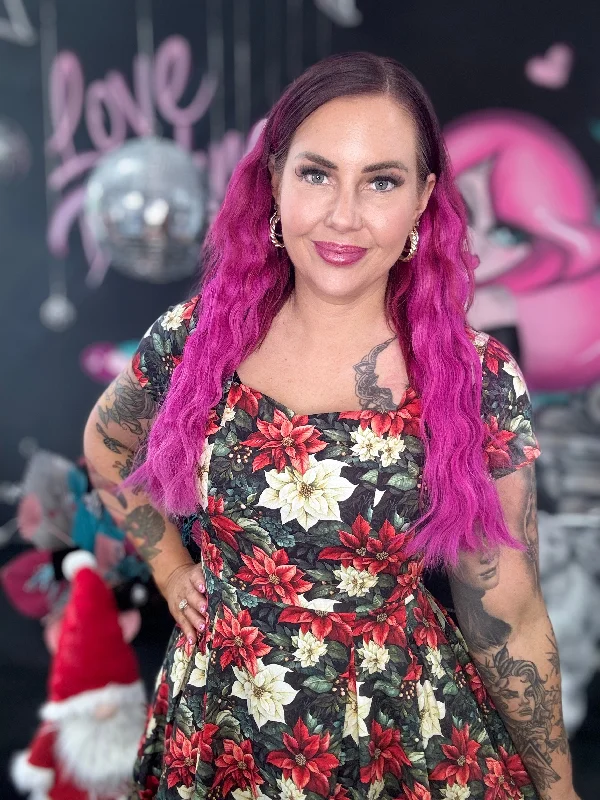 Now or Never draped dressPixie Sweetheart Dress in la flor de Nochebuena
