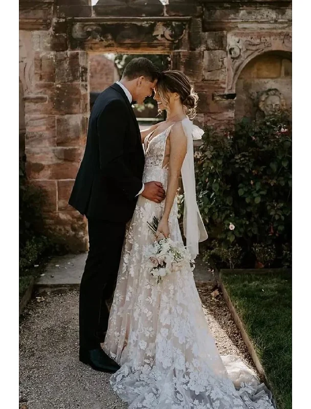 Deal Alert Beach Open Back Wedding Dresses Chapel Train A-Line Sleeveless V Neck Lace With Bow(s) Appliques