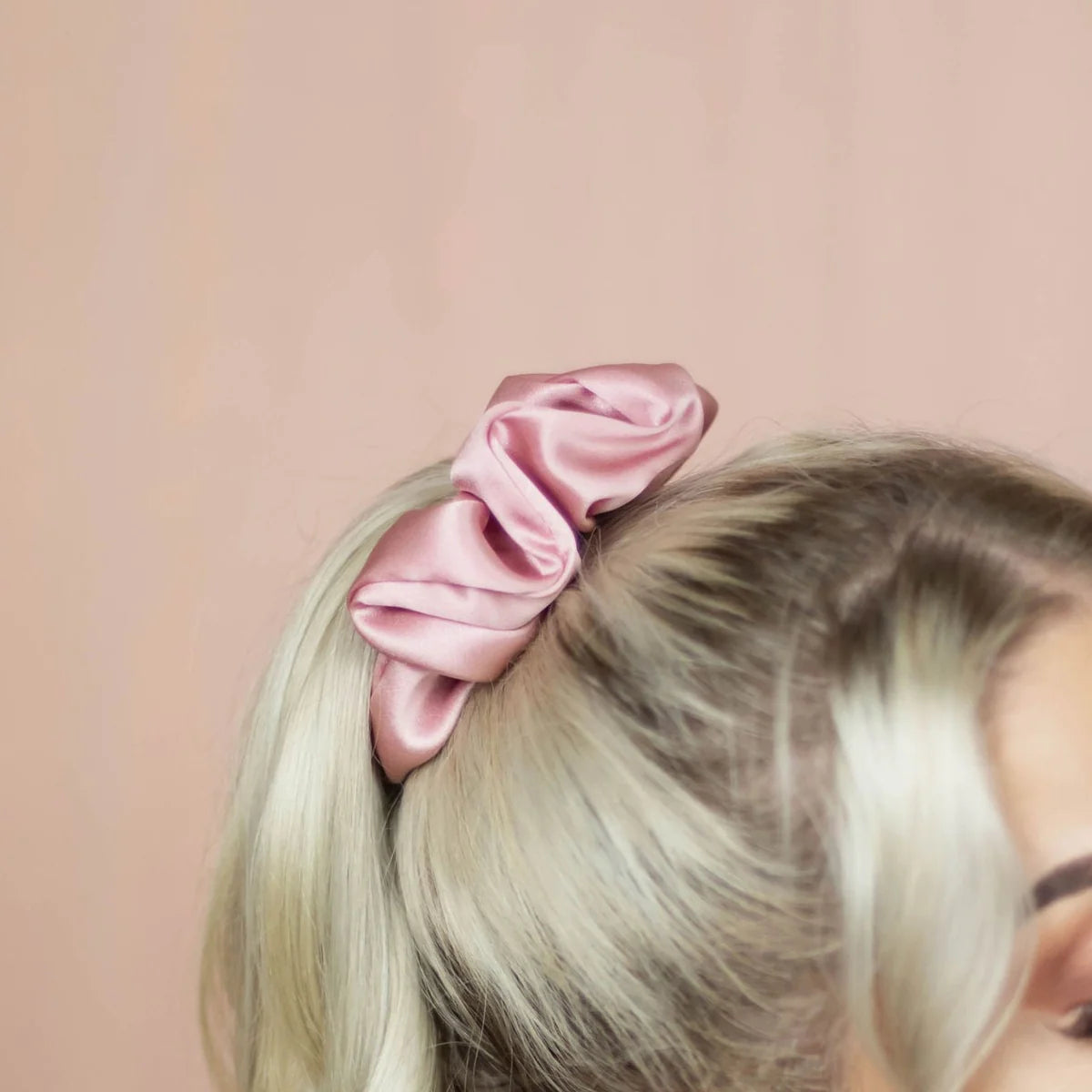 Price Blitz comfy maxi dressSilk Scrunchie - Pastel Pink