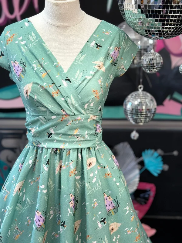 Major Savings vintage dressSpooky Fun Greta Dress