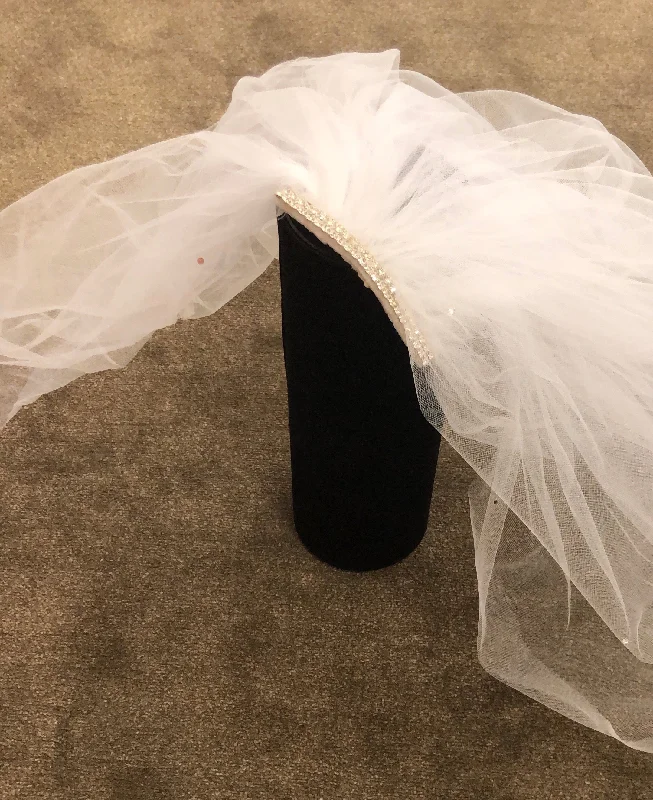 off-shoulder dressCommunion Veil