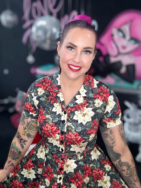 Major Savings long-sleeve floral dressPeggy Swing Dress in la flor de Nochebuena