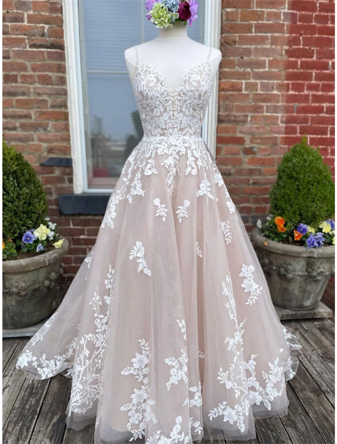 Friends and Family Sale Engagement Wedding Dresses Formal Dresses Chapel Train A-Line Sleeveless Strap Lace Buttons