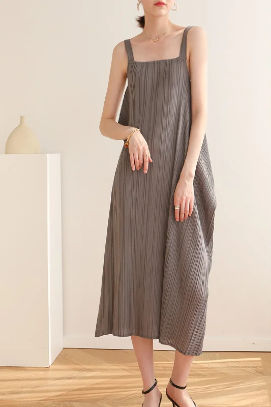 elegant evening dressLoose Irregular Pleated Overall Dress