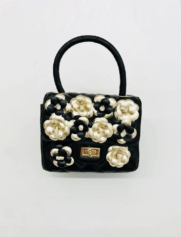 Major Savings wrap-around dressSquare Quilted Handbag