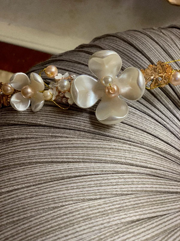 Unbeatable Prices oversized dressWhite and Gold Pearl Flower Headband