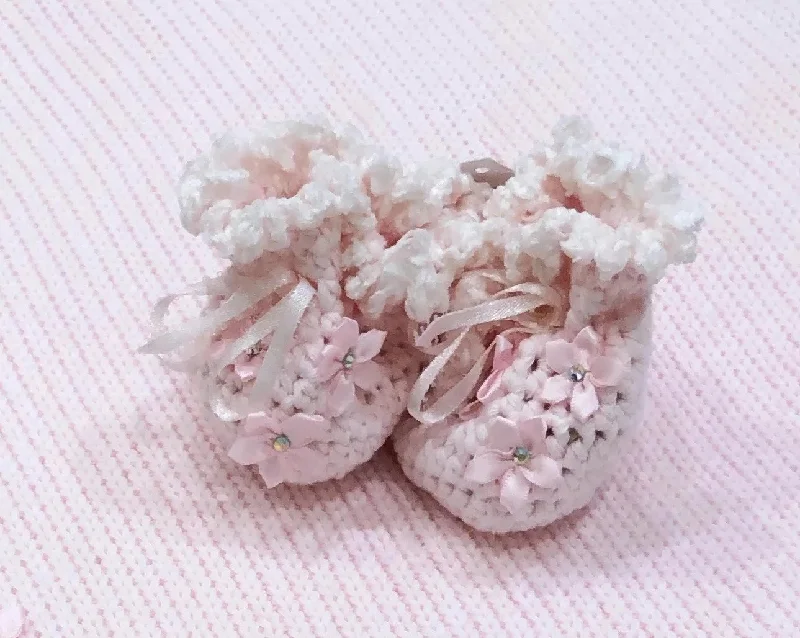 playful dressPink Rosebud Crochet Booties